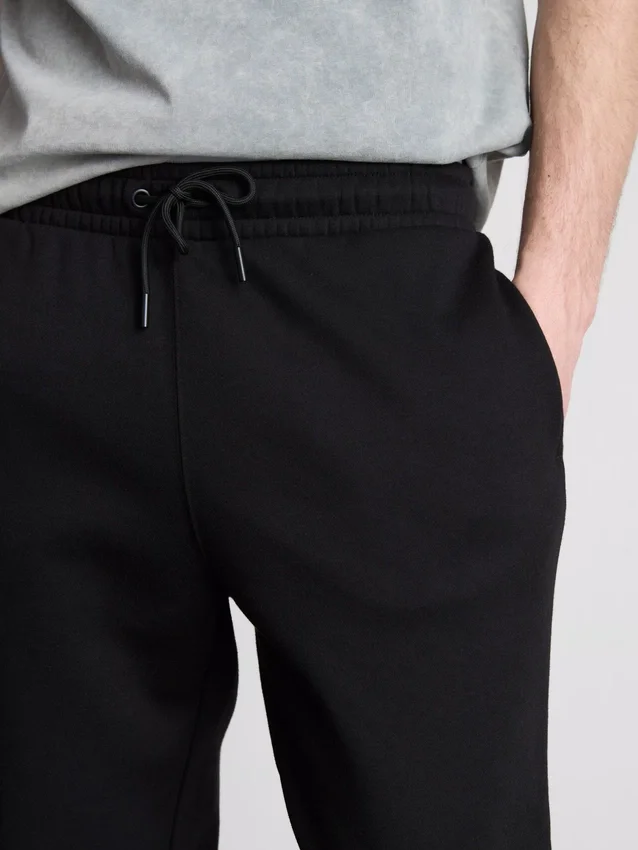 Joggebukser med elastisk midje og mansjetter