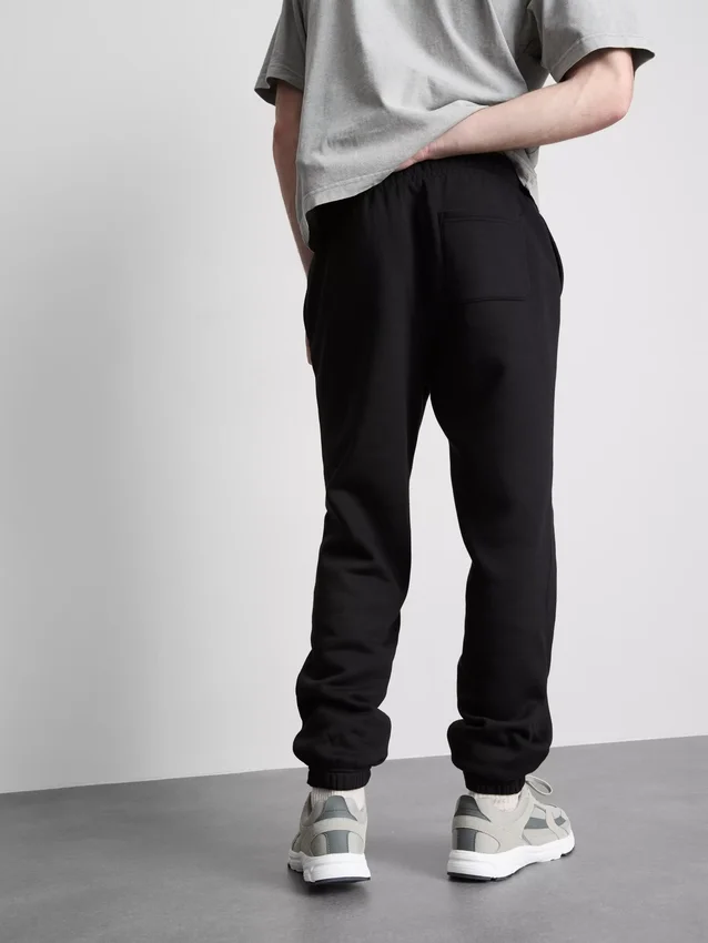 Joggebukser med elastisk midje og mansjetter
