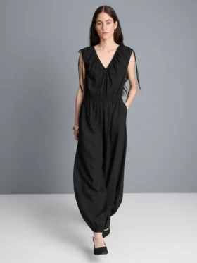 Jumpsuit med V-hals og ballongben