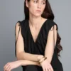 Jumpsuit med V-hals og ballongben
