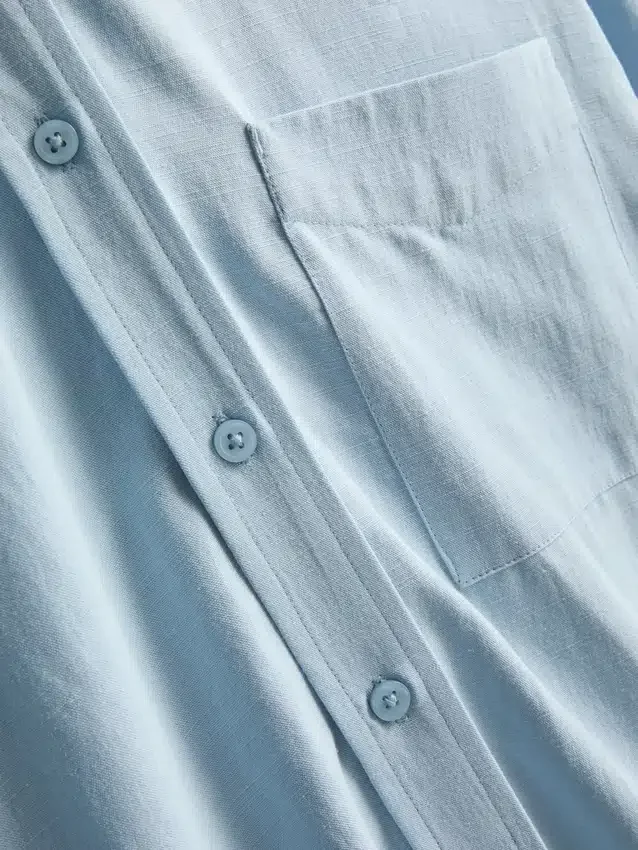 Klassisk skjorte i bomullsblanding med knapper