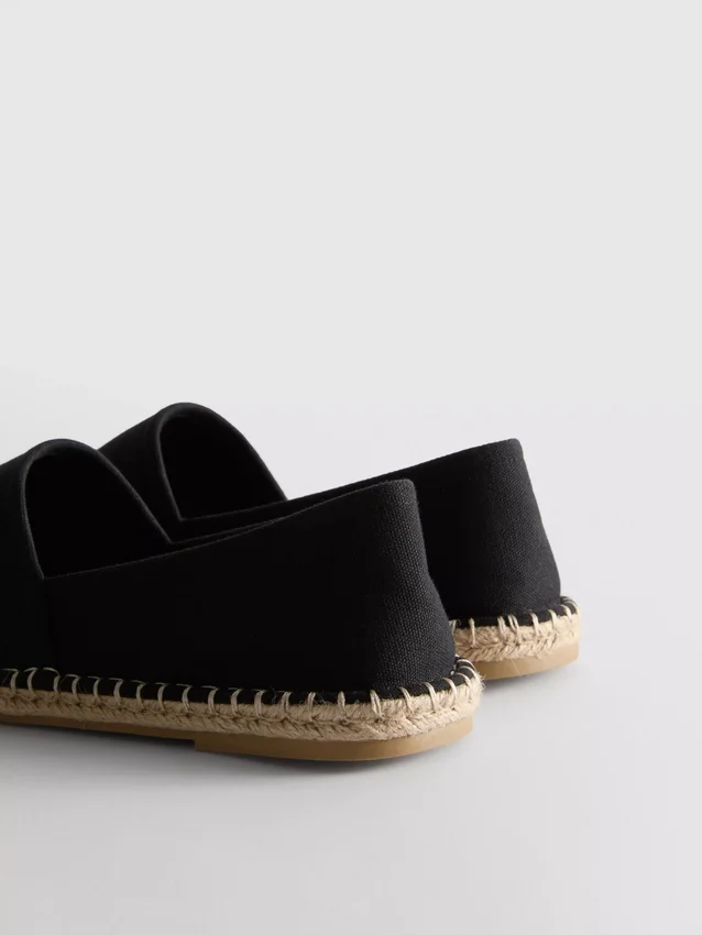 Klassiske espadriller i lerret