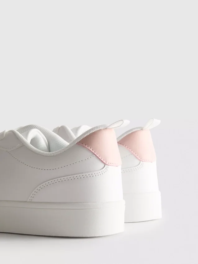 Klassiske sneakers med lavt skaft