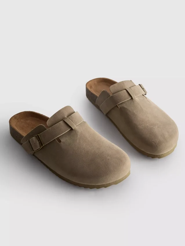 Klog-sandaler med spenne