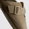 Klog-sandaler med spenne