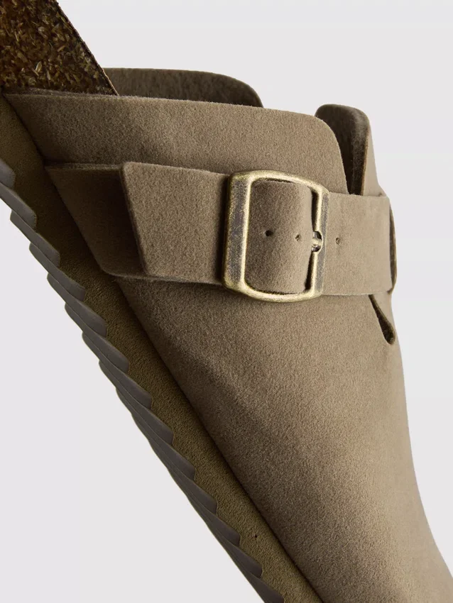 Klog-sandaler med spenne