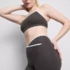Kontrastfargede shorts med krysset snitt