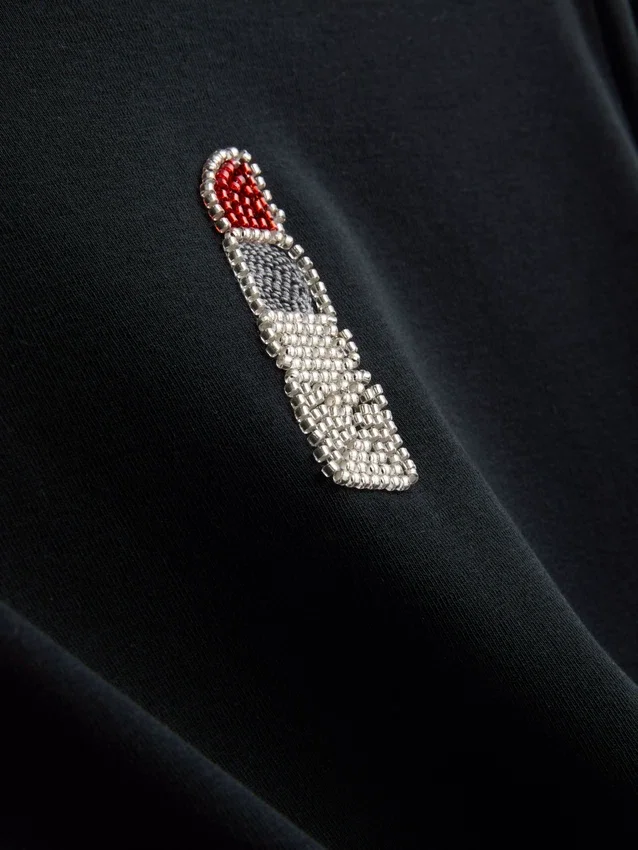 Kort baby-T-skjorte med perler, med høyt bomullsinnhold