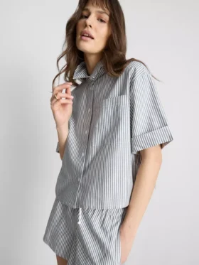 Kort, boksformet oxfordshorts med korte ermer