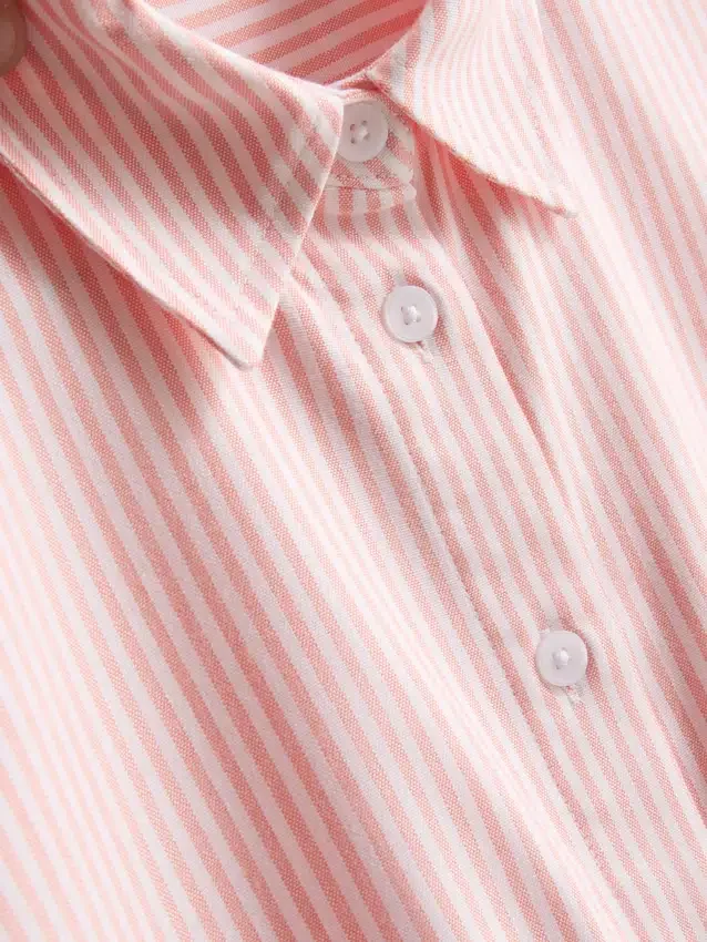 Kort, boksformet oxfordshorts med korte ermer