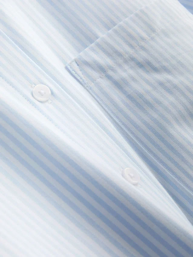 Kort, boksformet oxfordshorts med korte ermer