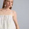 Kort cami-top i bomull med broderi