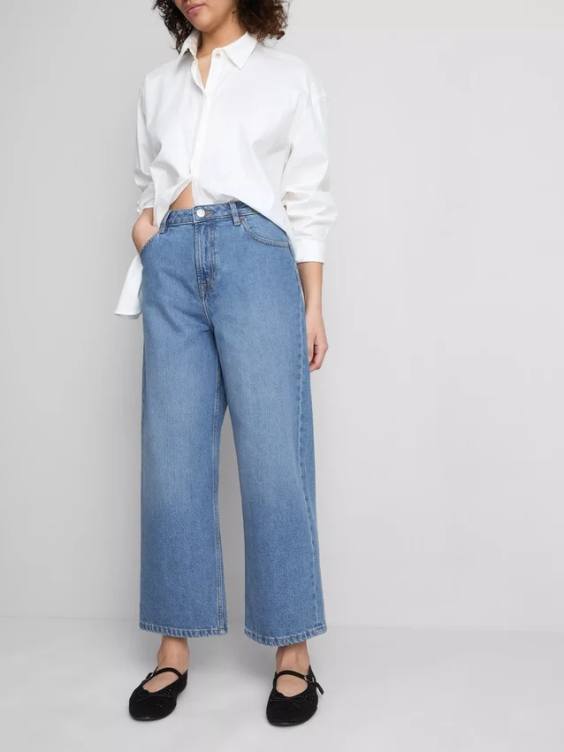 Korte jeans i denim med vide ben