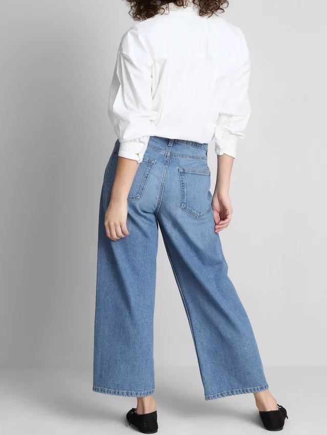 Korte jeans i denim med vide ben