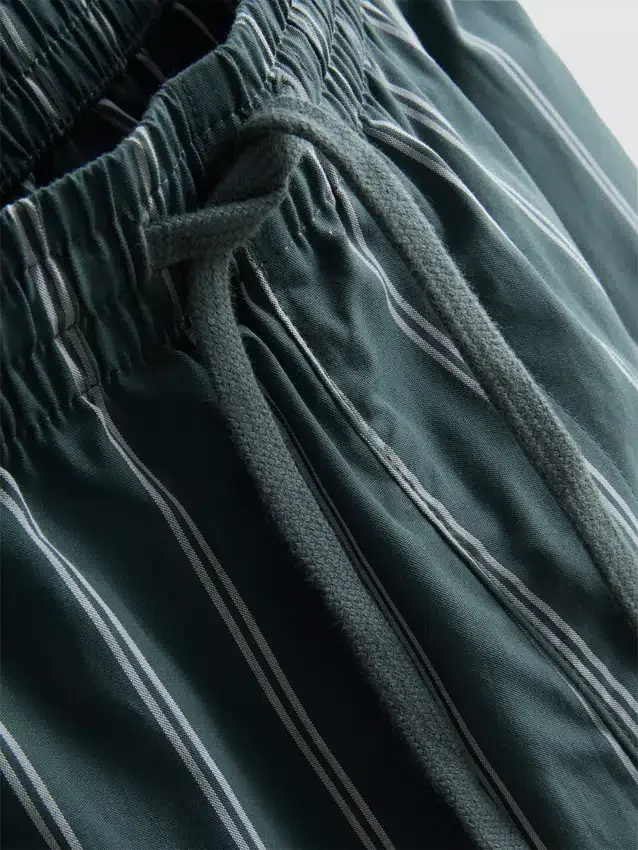 Lang pysjamaser i stripet poplin