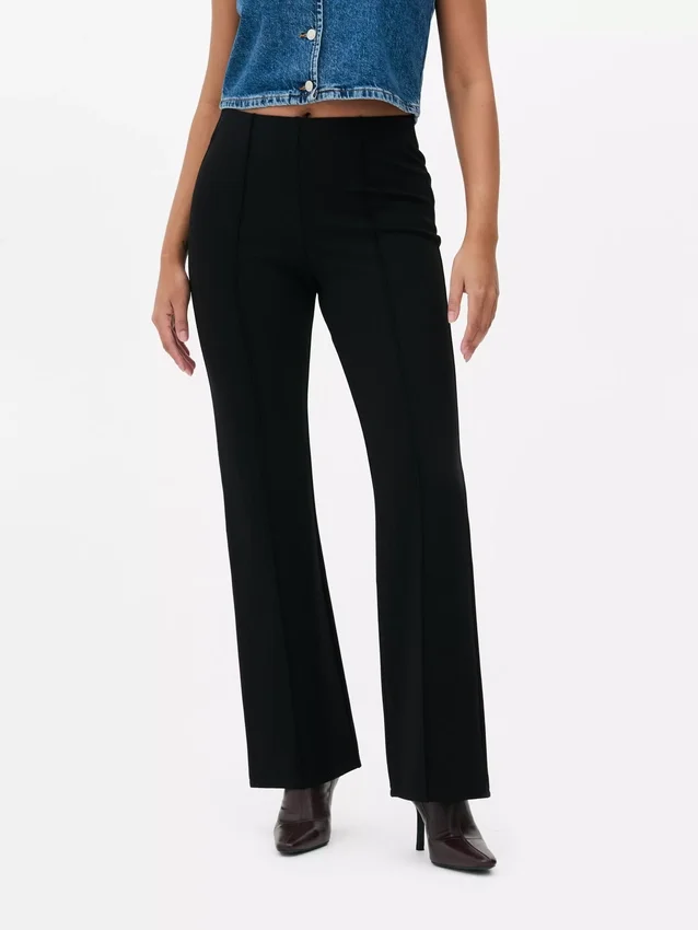 Leggings i ponte med middels høy midje og utvidet ben