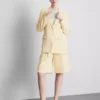 Lila blazer med én rad knapper