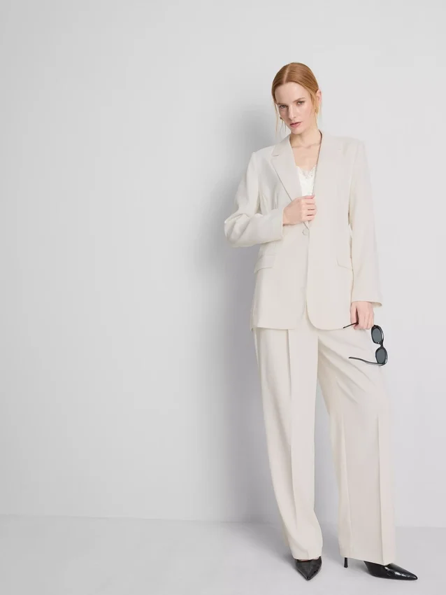 Lila blazer med én rad knapper
