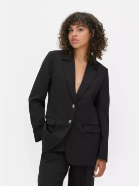 Lila blazer med én rad knapper