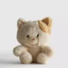 Liten plysjleke i form av en tabbykatt