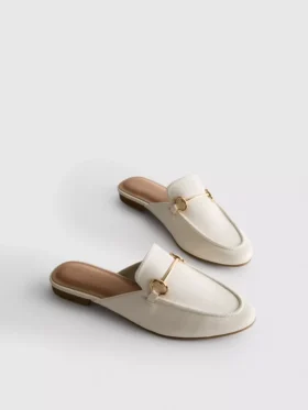 Loafers i imitert skinn med snaffle-bit-spenner