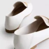 Loafers i kunstlær med laserskåret snaffle-bit