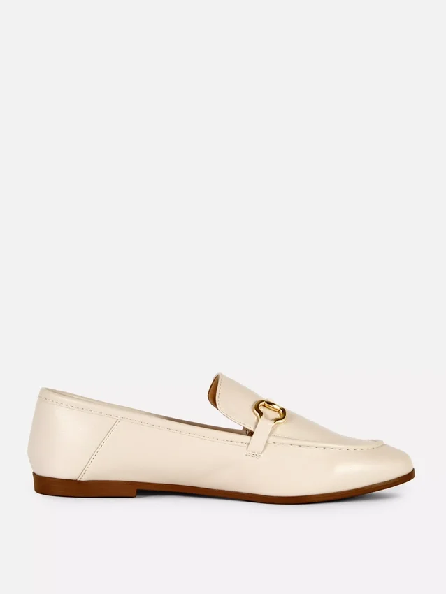 Loafers i kunstlær med snaffle-detaljer