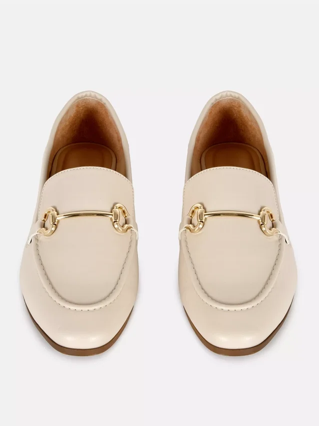 Loafers i kunstlær med snaffle-detaljer