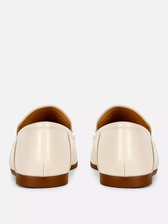 Loafers i kunstlær med snaffle-detaljer