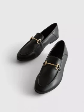 Loafers med snaffle-detalj