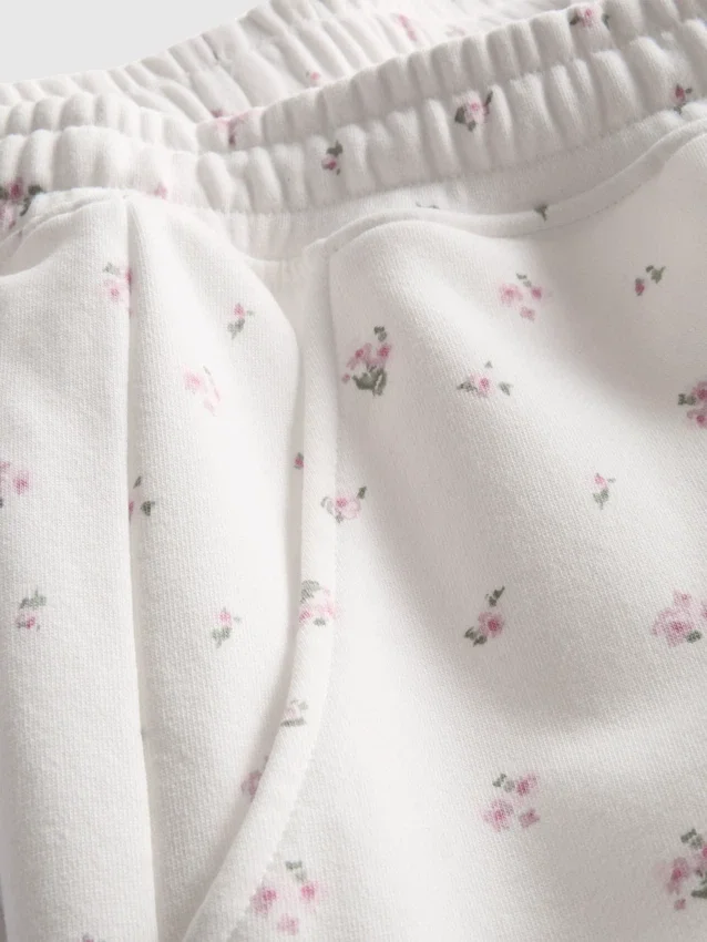 Løse shorts med blomstermønster i bomullsrikt stoff