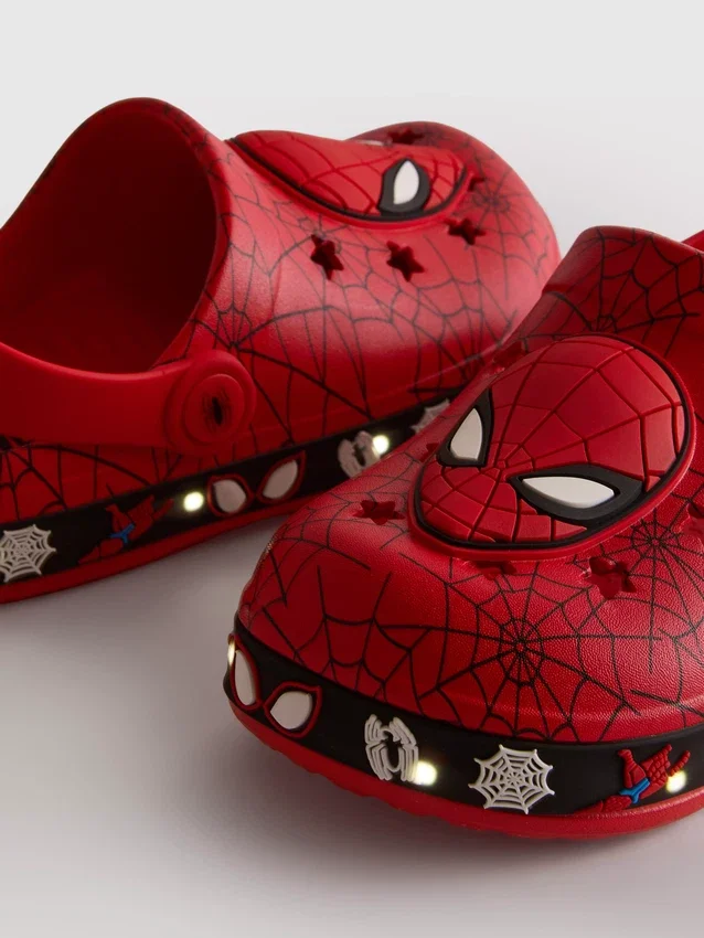 Marvel Spider-Man-klogger med lys