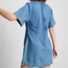 Mini-shiftkjole i bomullsdenim