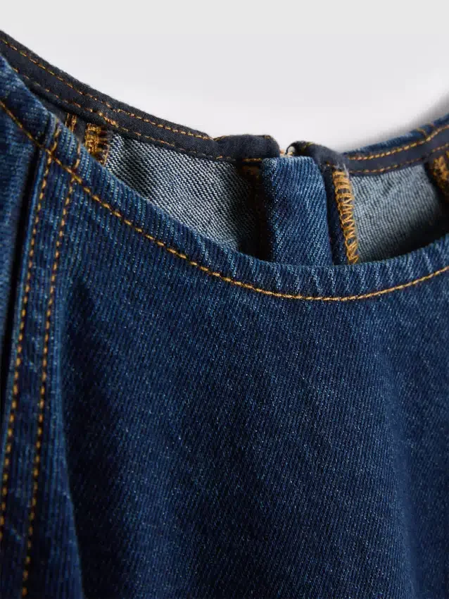 Minikjole i bomullsdenim med puffermmer