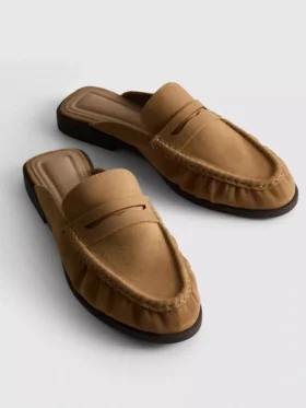 Mule-sandaler i imitert semsket skinn