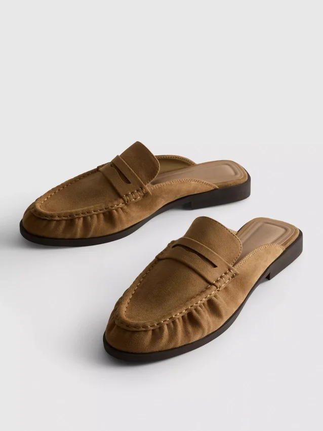 Mule-sandaler i imitert semsket skinn