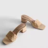 Mules med blokkhæl i raffia