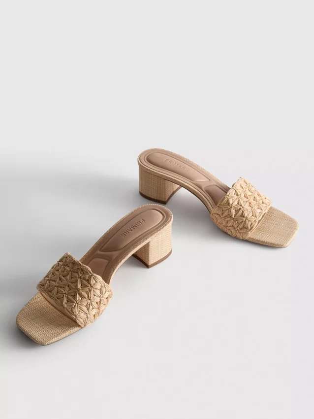 Mules med blokkhæl i raffia