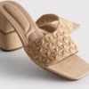 Mules med blokkhæl i raffia