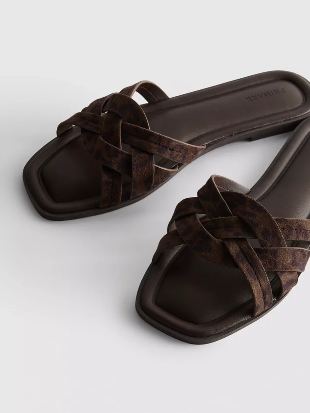 Mules med flettede stropper