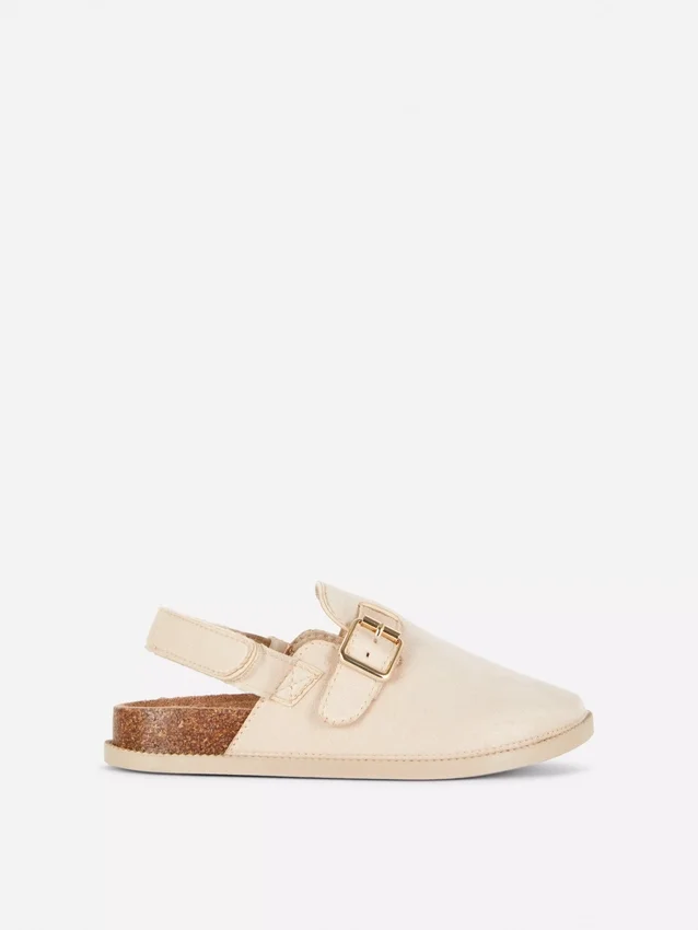 Mulesandaler med lukket tå