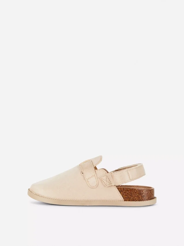 Mulesandaler med lukket tå
