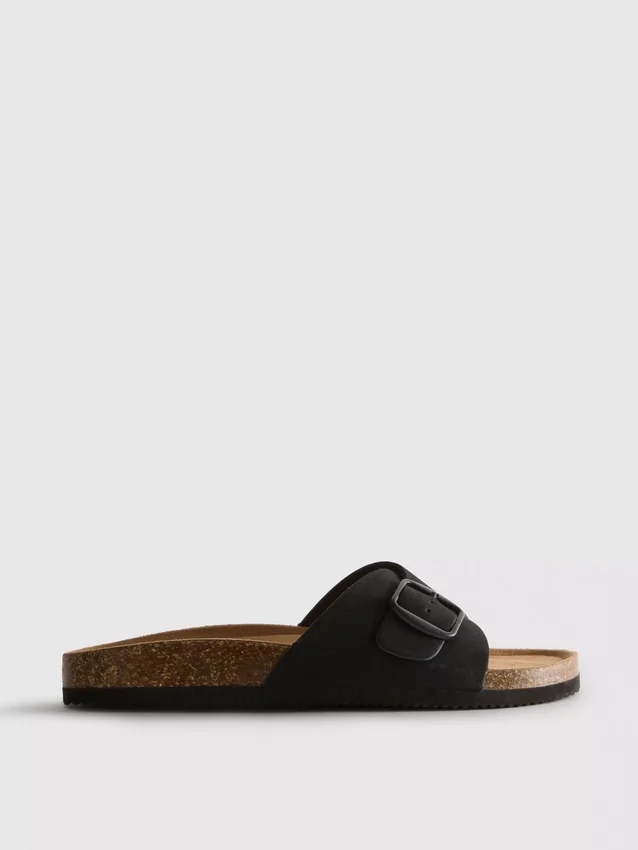 Mulesandaler med spenne