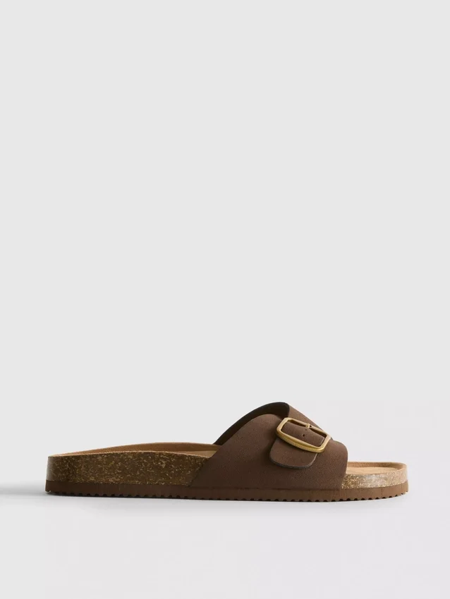 Mulesandaler med spenne