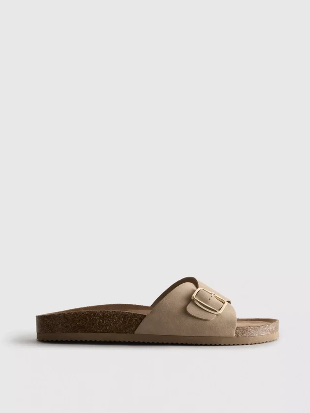 Mulesandaler med spenne