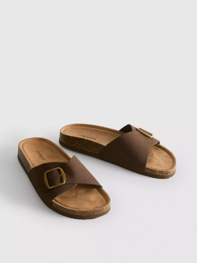 Mulesandaler med spenne