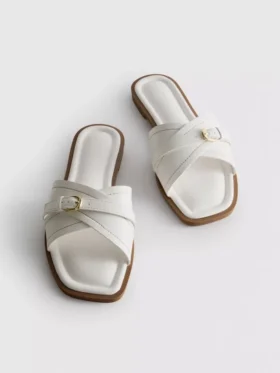 Mulesandaler med spenne