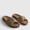 Mulesandaler med spenne
