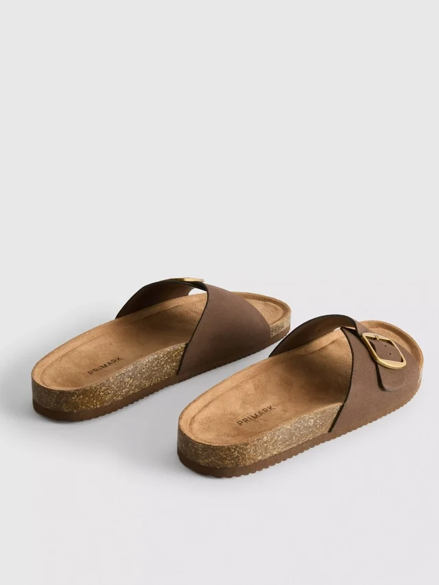 Mulesandaler med spenne