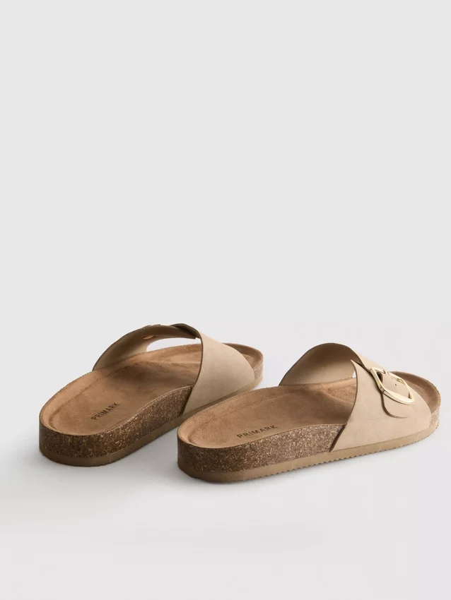 Mulesandaler med spenne